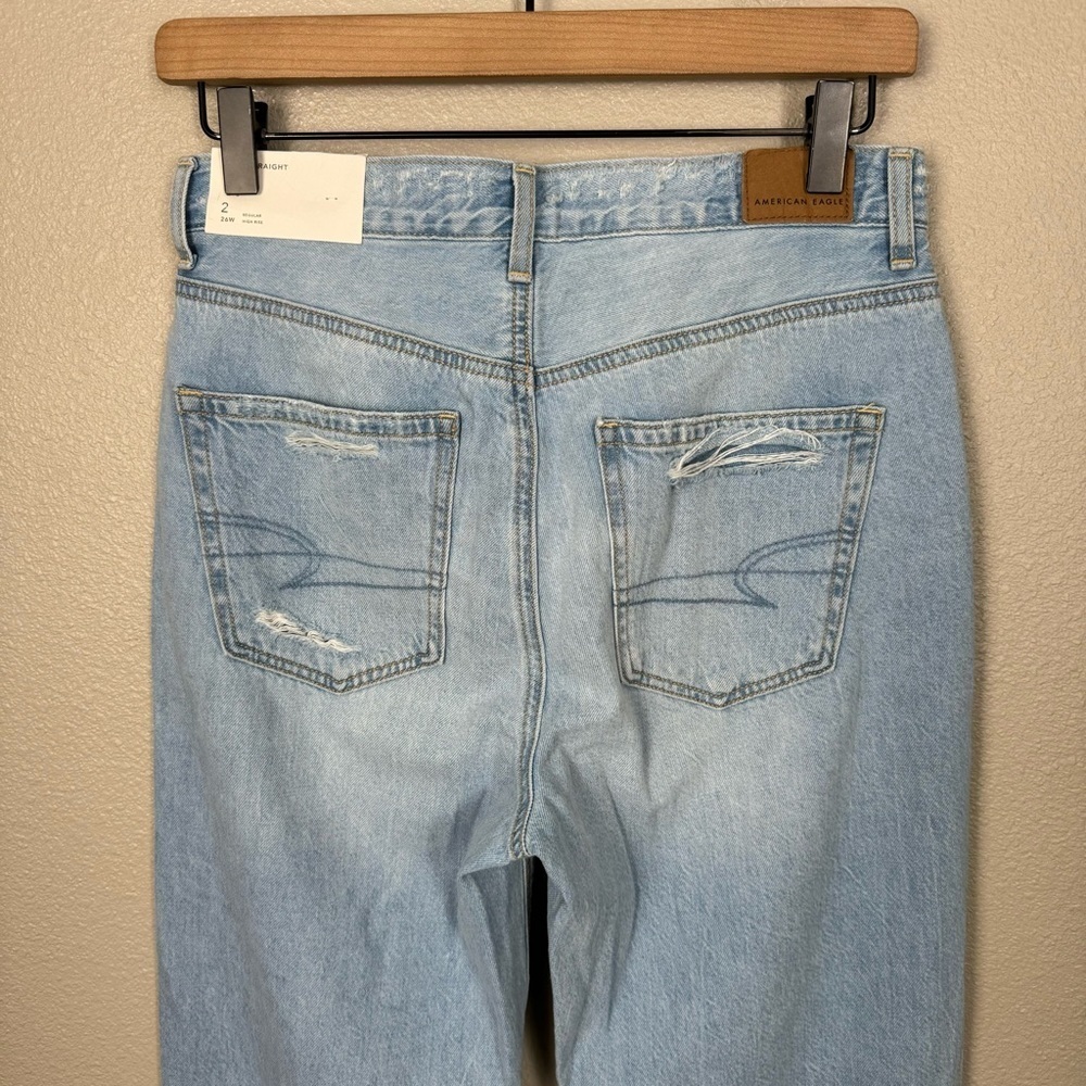 American Eagle NWT Women’s Distressed High-Rise Mom Straight Jeans - Picture 10 of 11